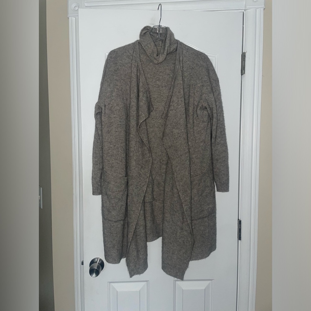 PAS DE CALAIS TAUPE SWEATER/CARDIGAN SET SZ Small